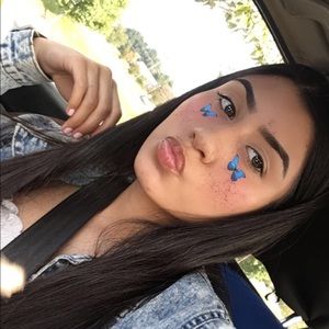 Meet your Posher, Julia